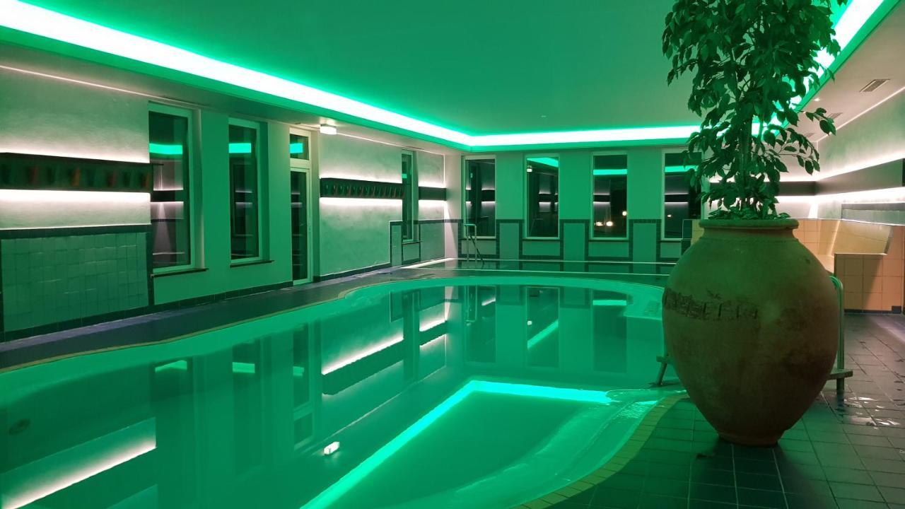 Hotel Eifelsteig Ретґен Екстер'єр фото