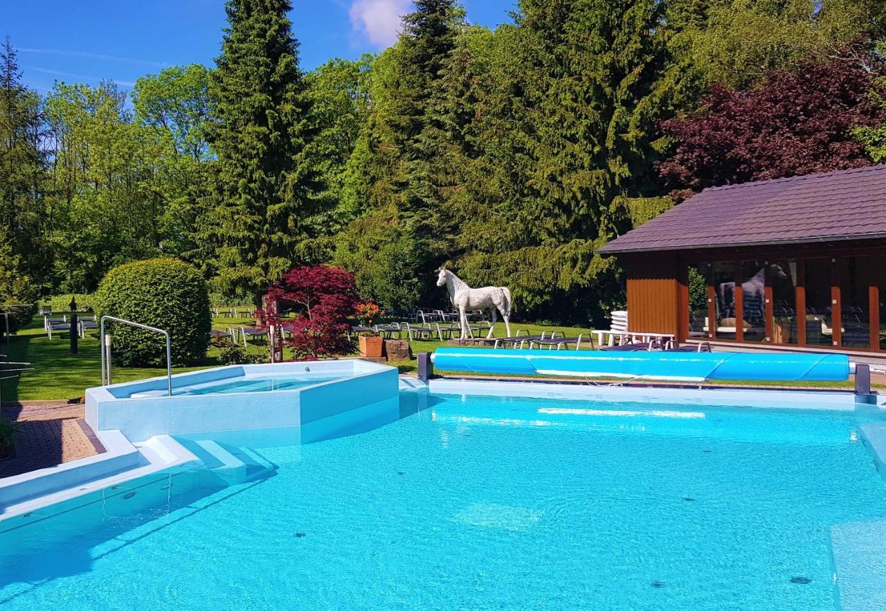 Hotel Eifelsteig Ретґен Екстер'єр фото
