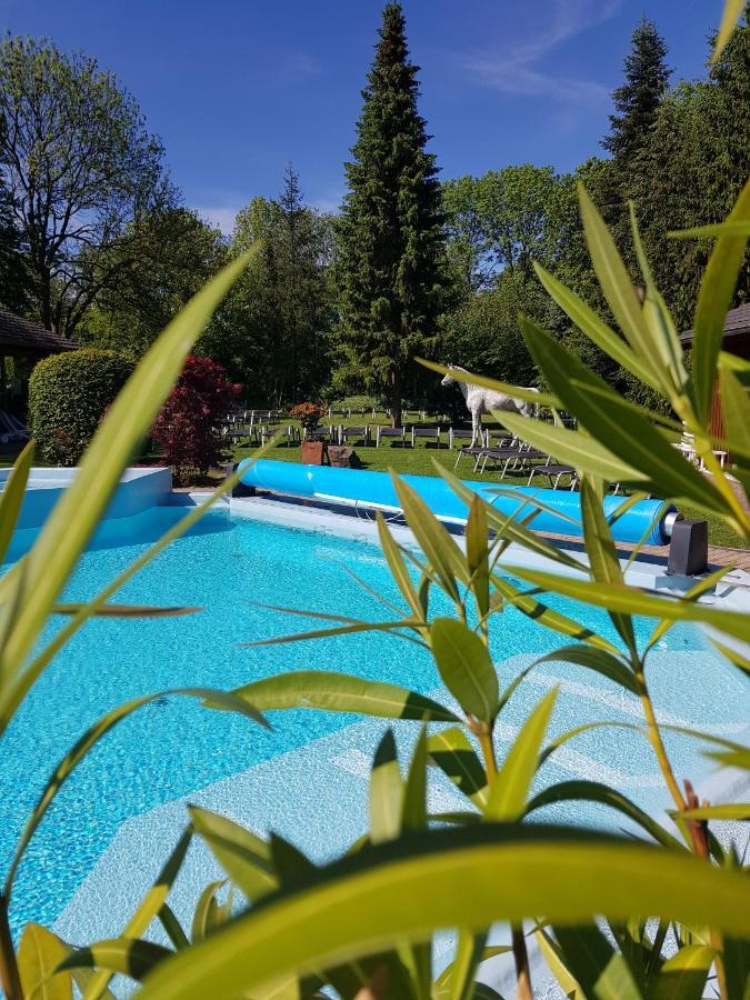 Hotel Eifelsteig Ретґен Екстер'єр фото