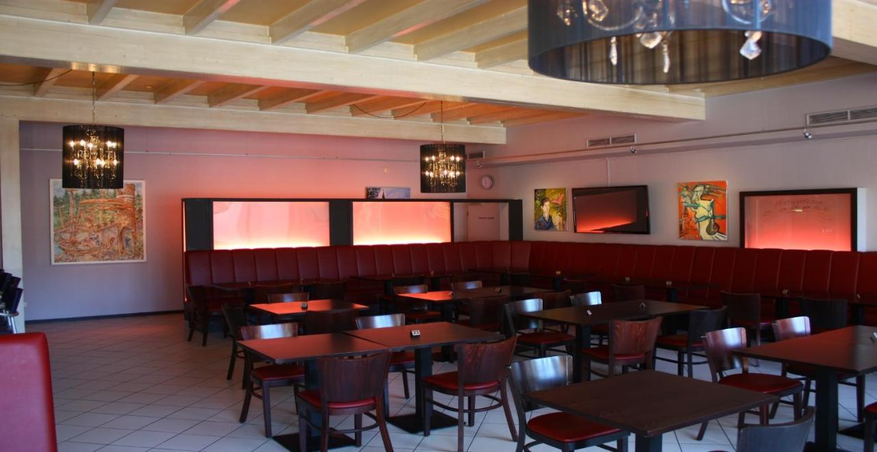 Hotel Eifelsteig Ретґен Екстер'єр фото