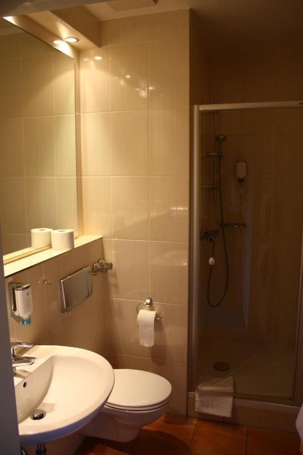 Hotel Eifelsteig Ретґен Екстер'єр фото