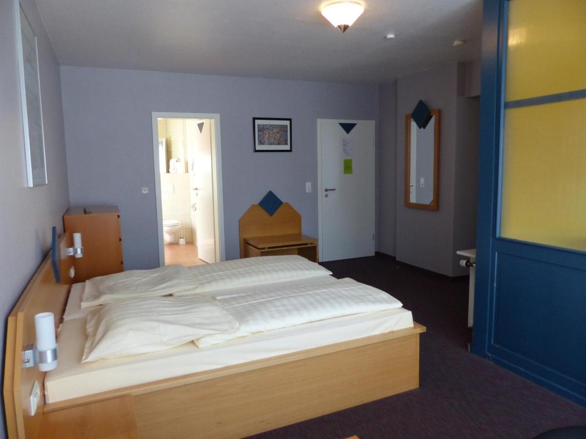Hotel Eifelsteig Ретґен Екстер'єр фото