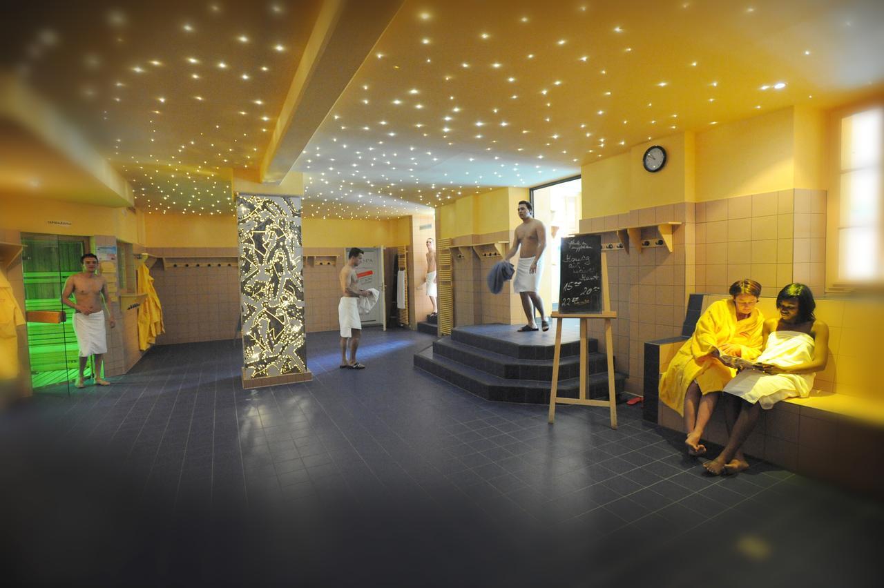 Hotel Eifelsteig Ретґен Екстер'єр фото