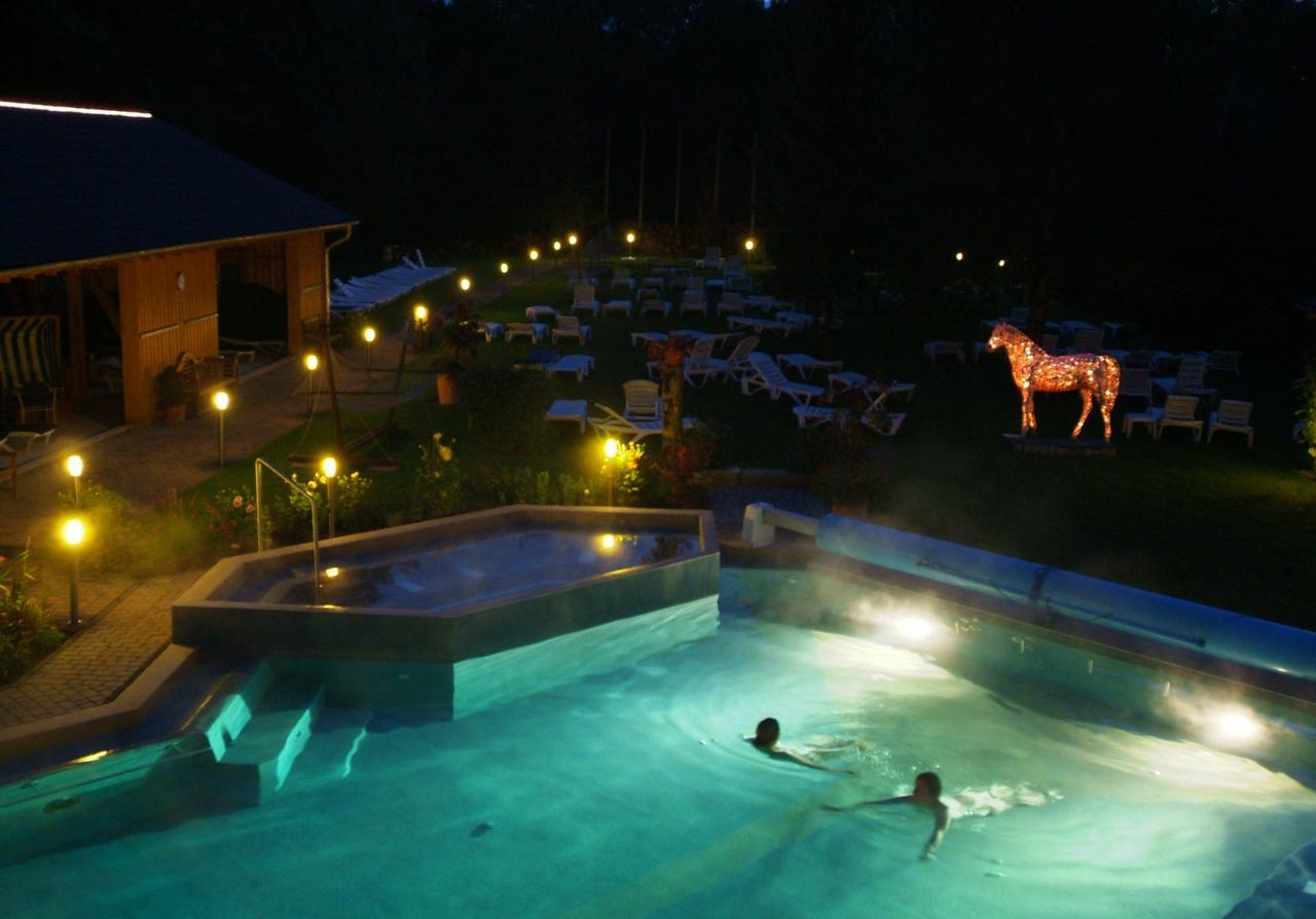 Hotel Eifelsteig Ретґен Екстер'єр фото